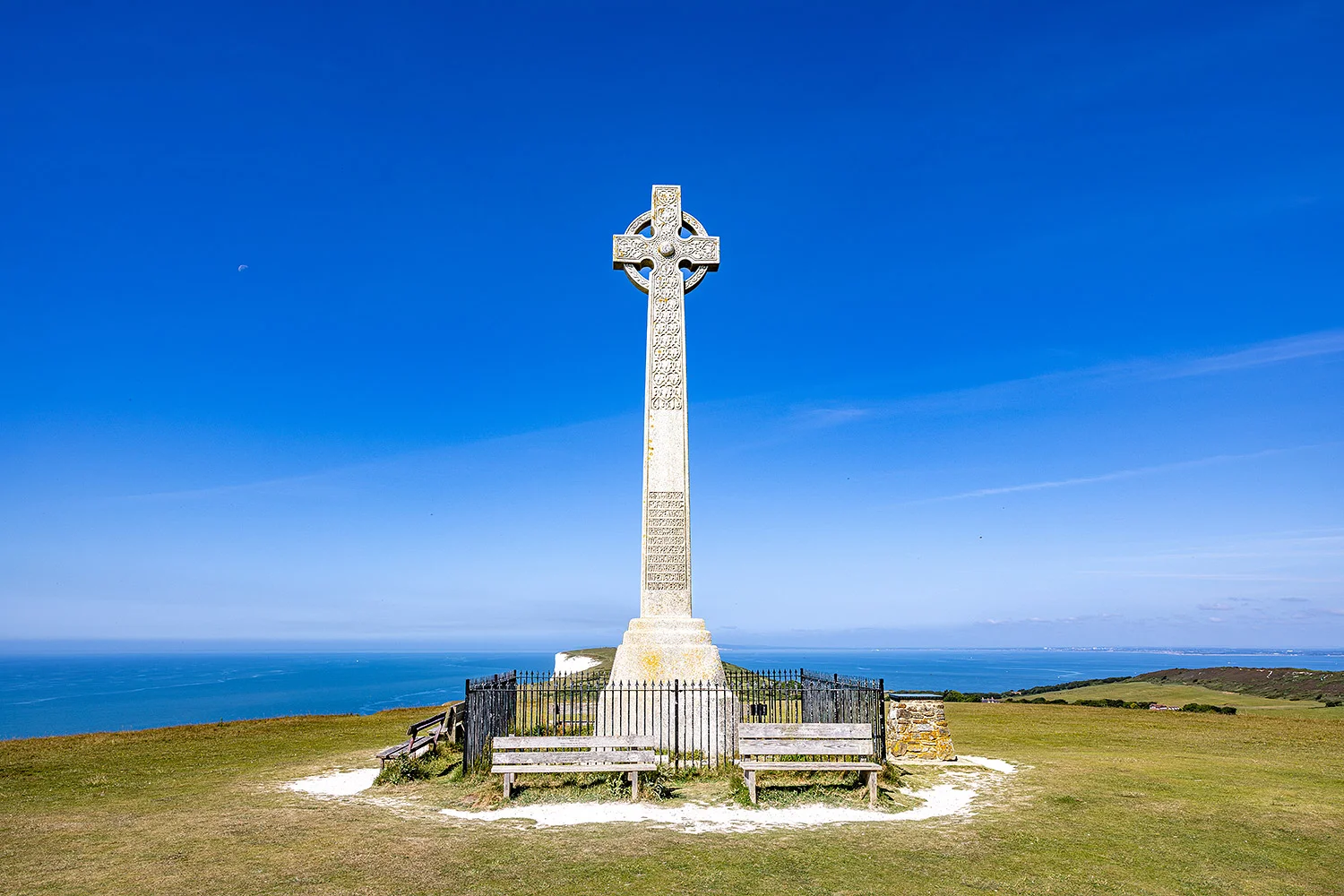 Tennyson-Monument-IoW-England